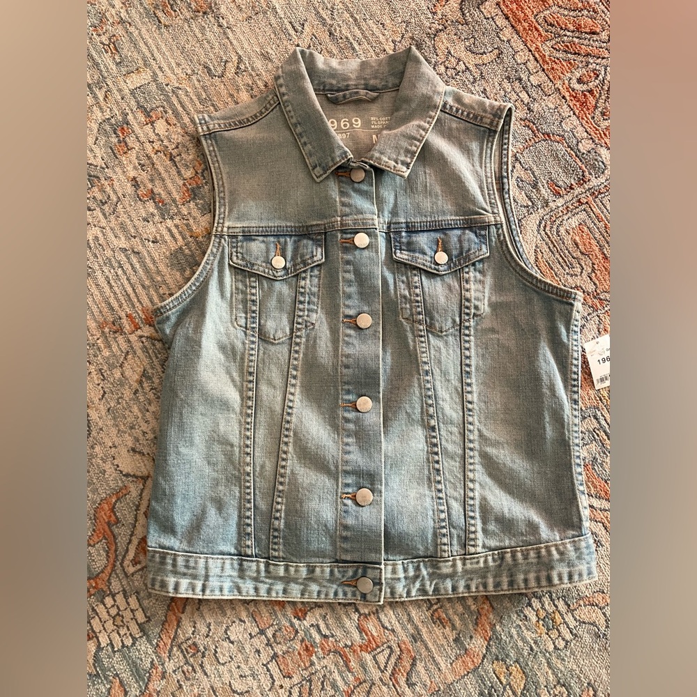 Gap denim vest. Size medium.
